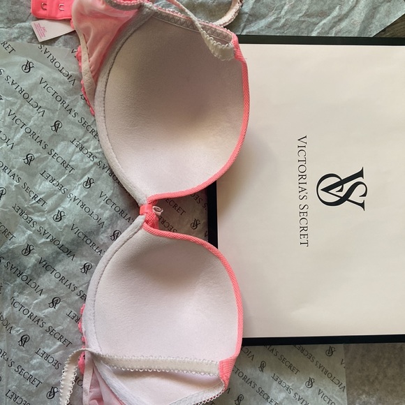 Victoria Secret 34C bra - Picture 2 of 4
